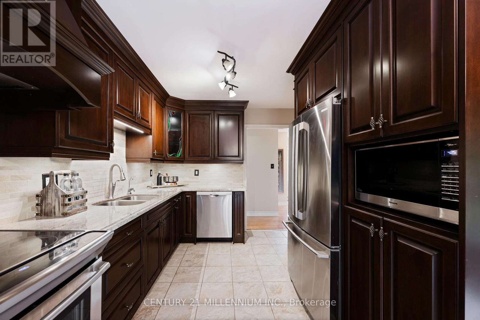 4 BRUCEDALE BOULEVARD - 22