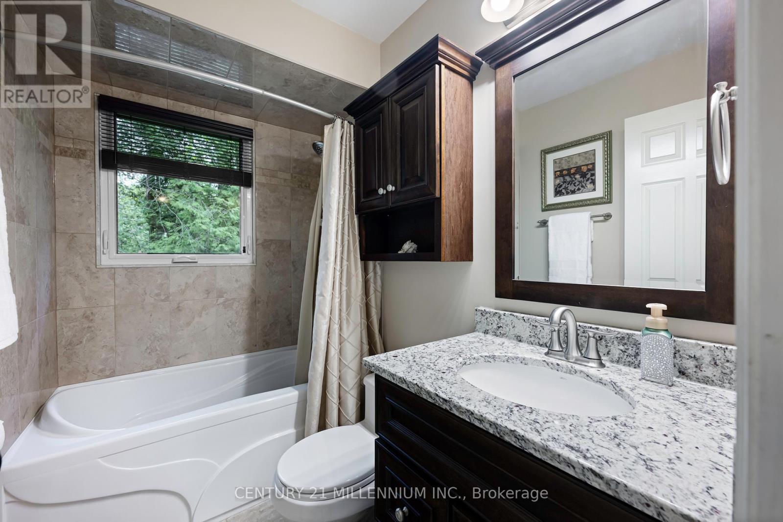 4 BRUCEDALE BOULEVARD - 26