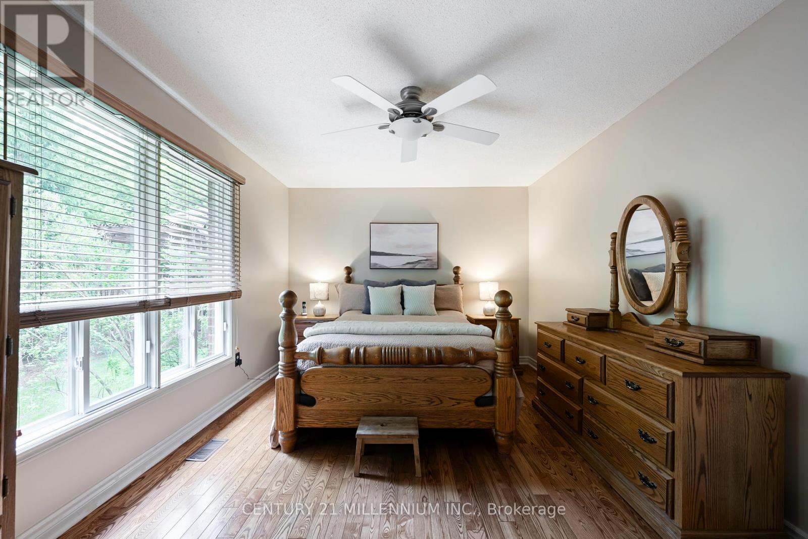 4 BRUCEDALE BOULEVARD - 28