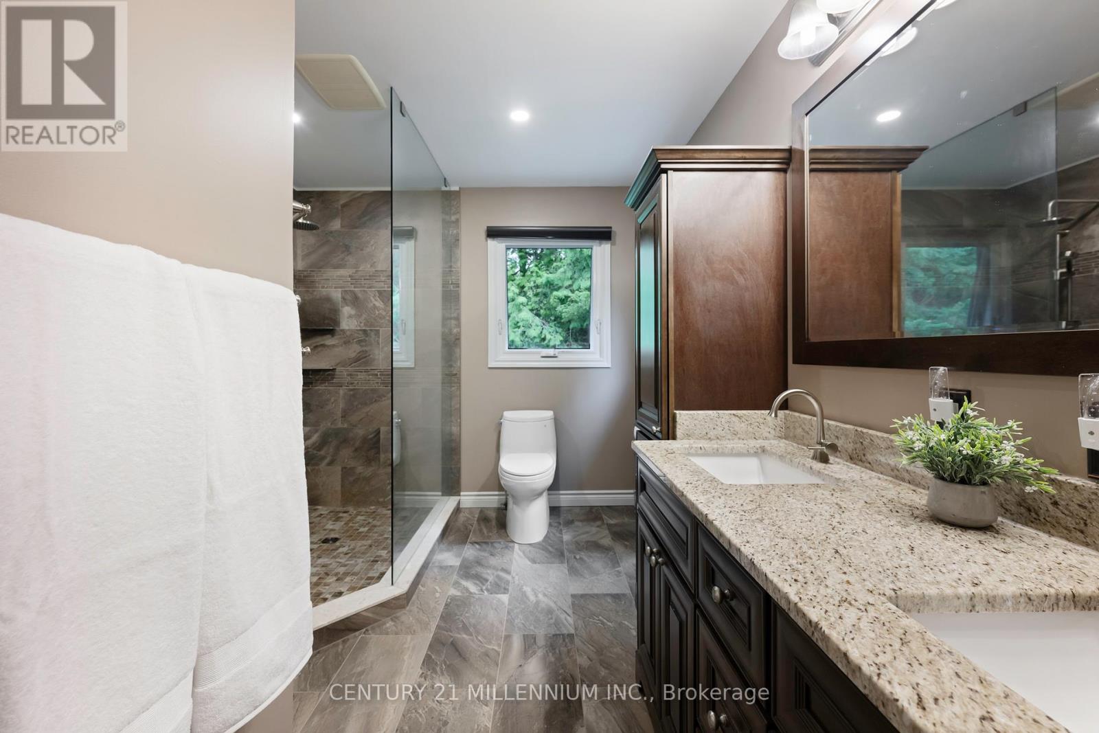 4 BRUCEDALE BOULEVARD - 29