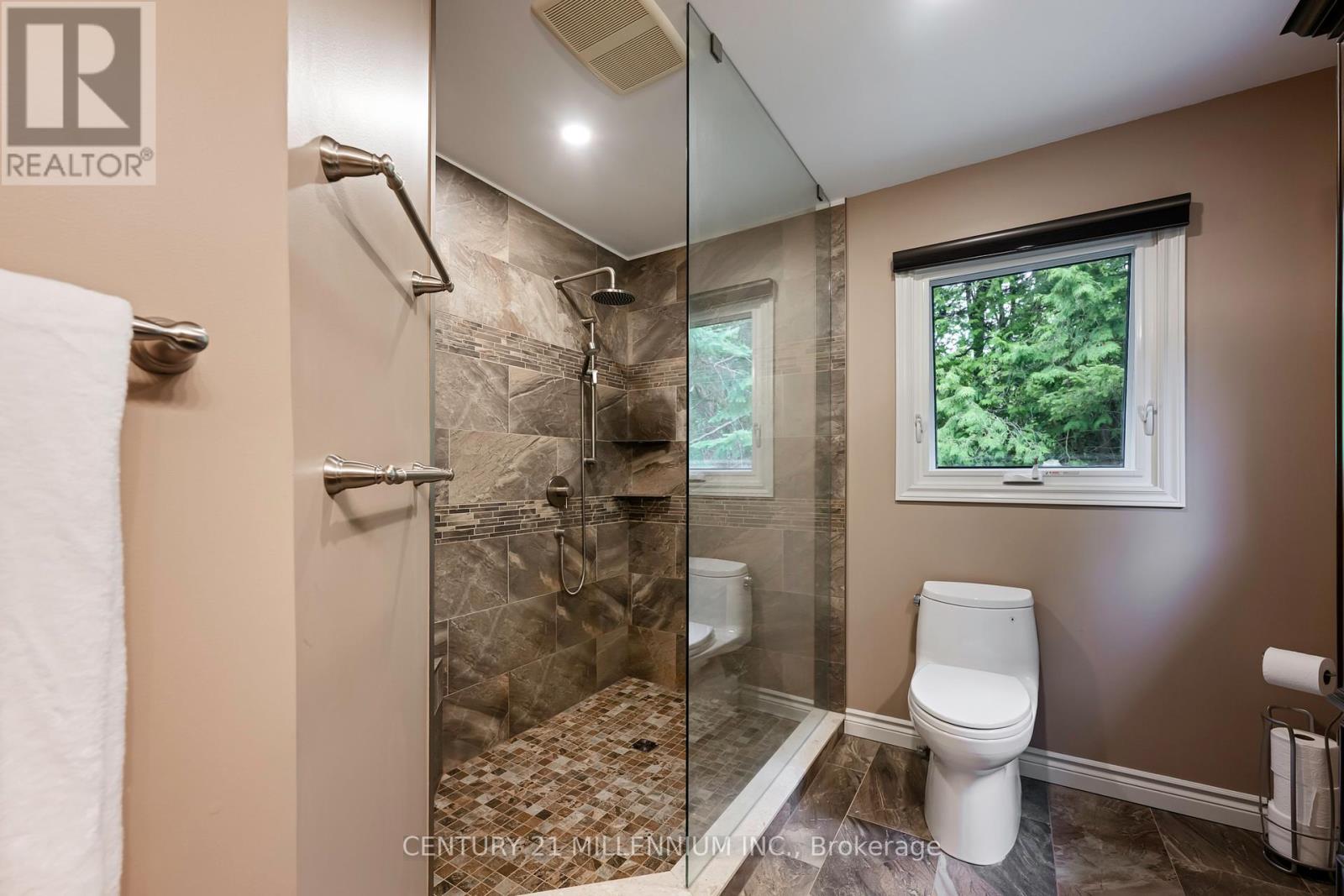 4 BRUCEDALE BOULEVARD - 30