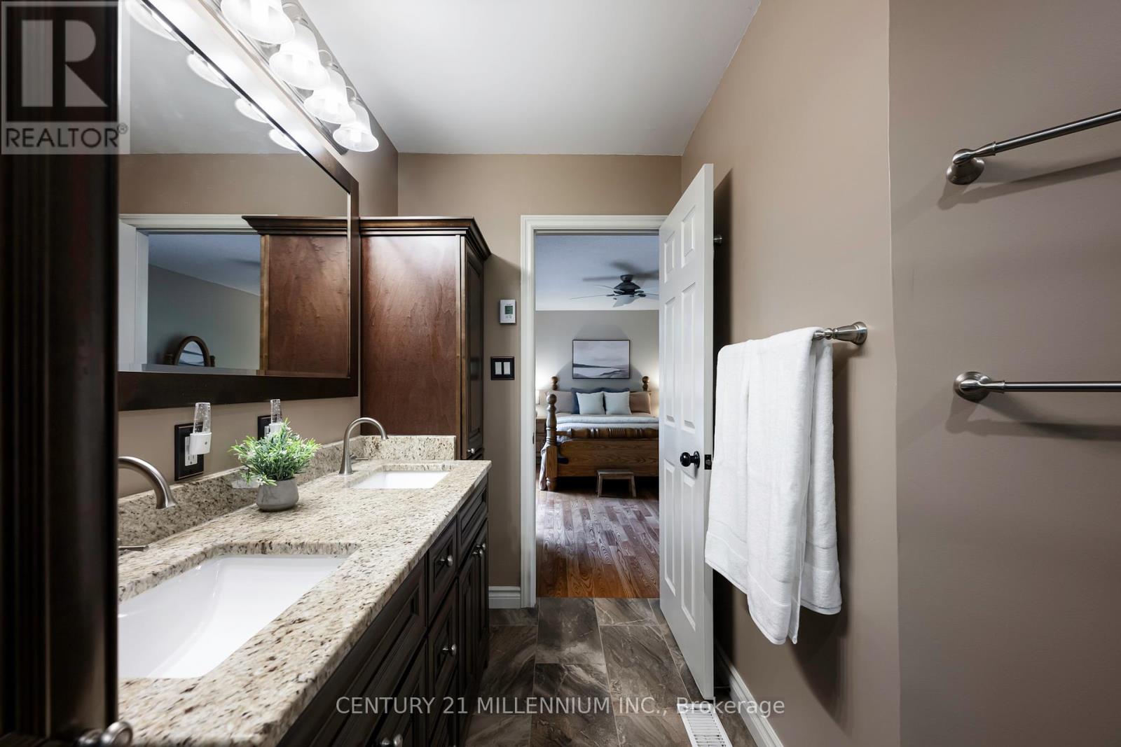4 BRUCEDALE BOULEVARD - 31