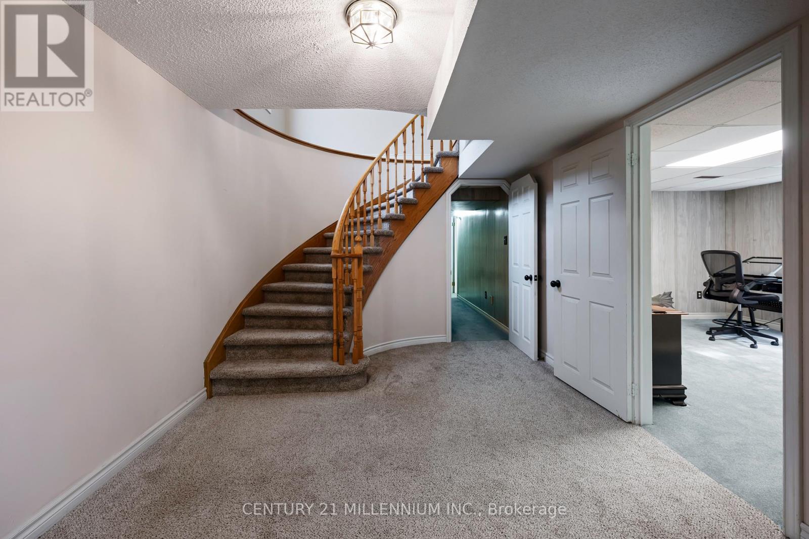 4 BRUCEDALE BOULEVARD - 32