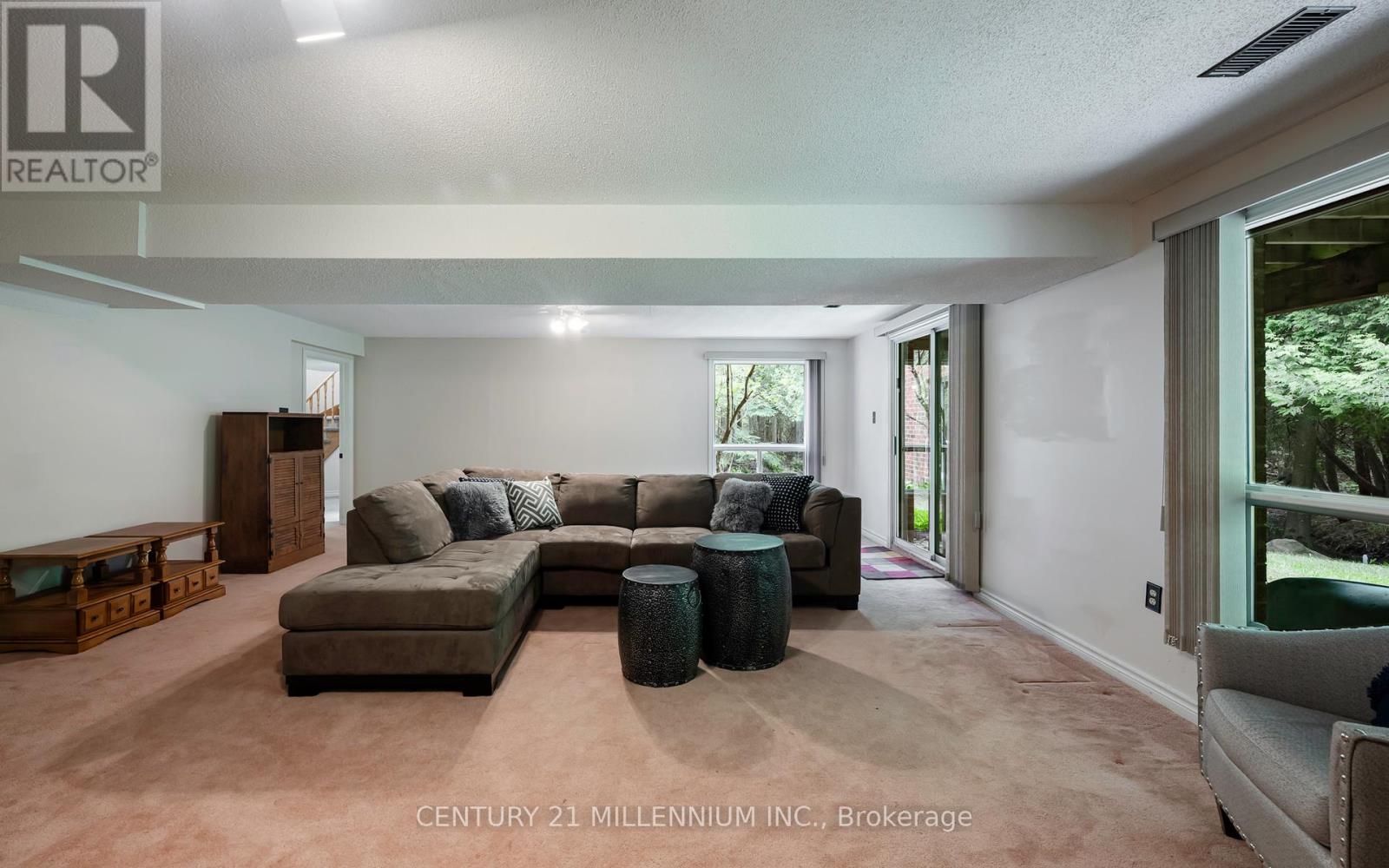 4 BRUCEDALE BOULEVARD - 35