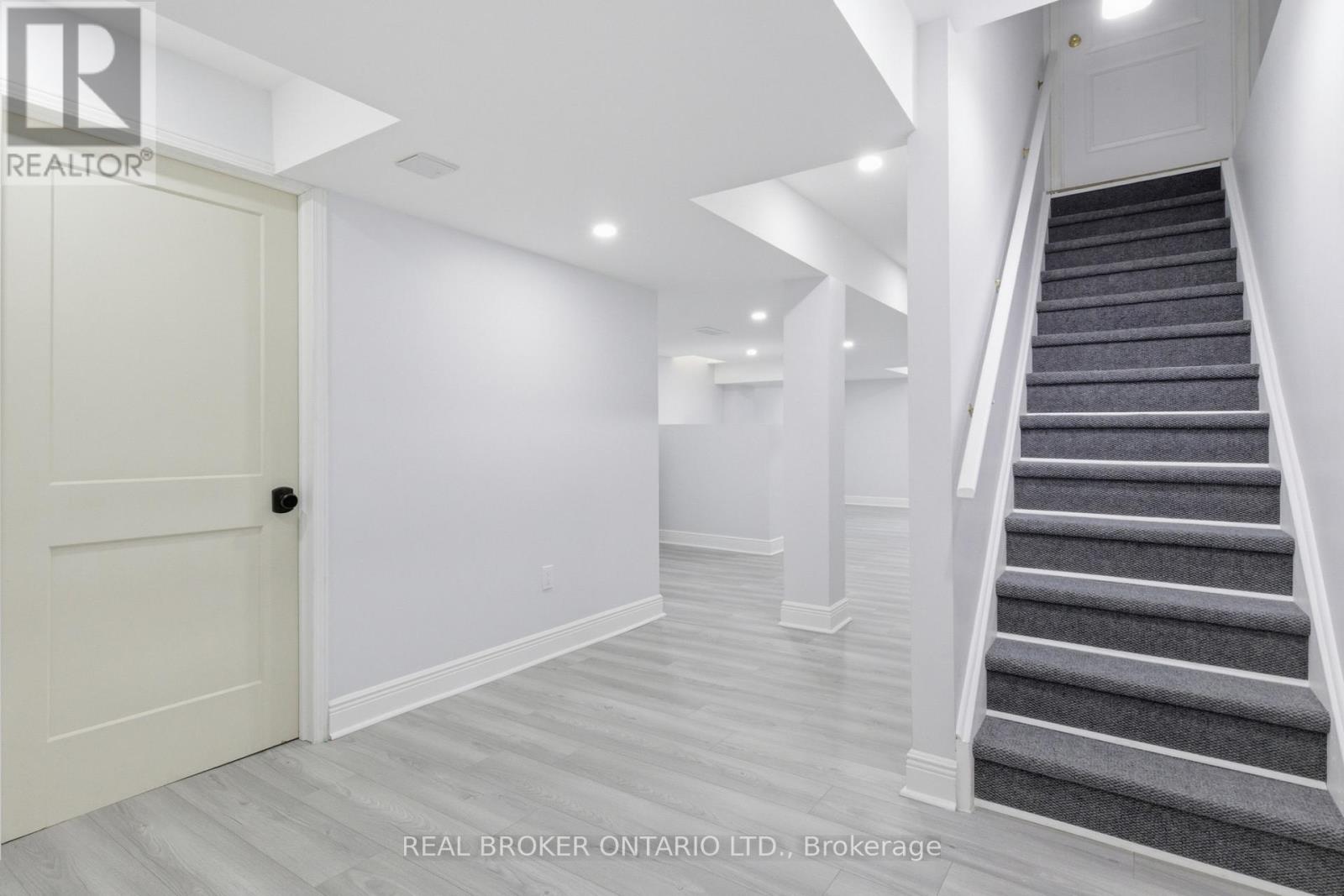 135 BLACKBURN DRIVE - 35
