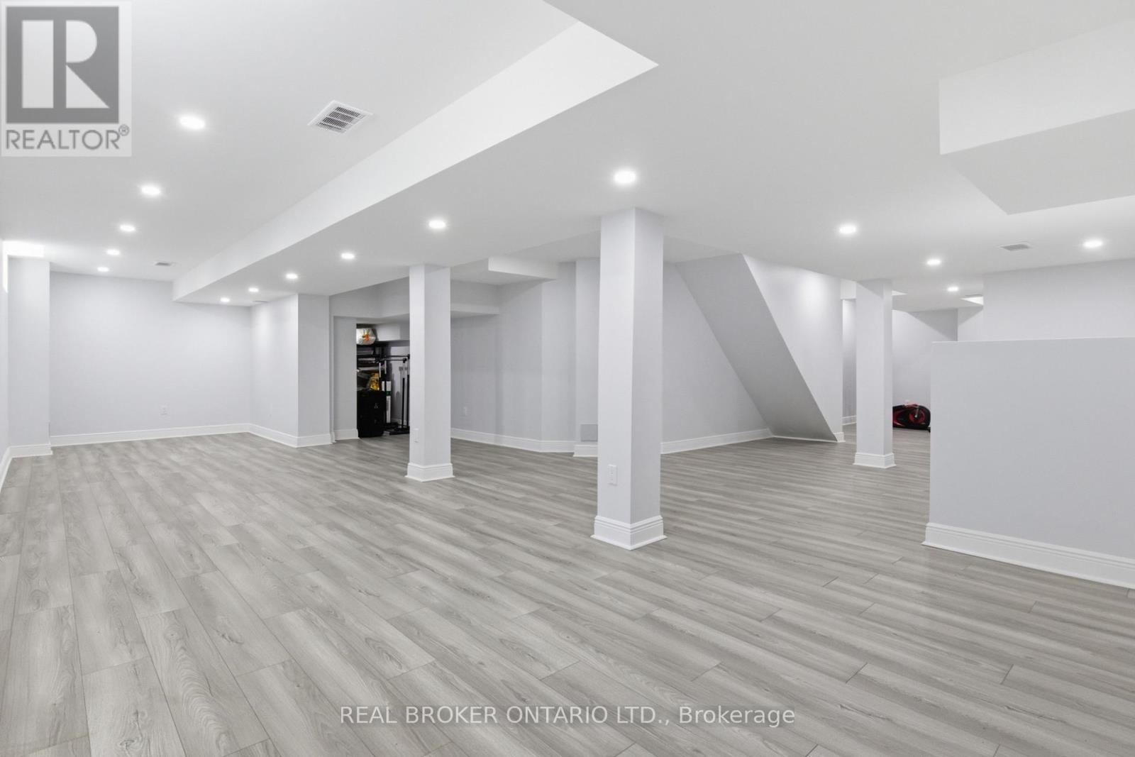 135 BLACKBURN DRIVE - 37