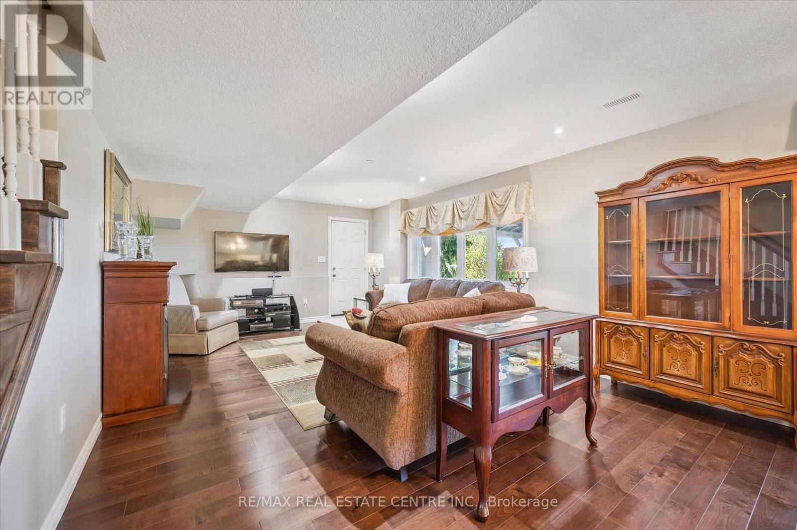 103 GOUDA PLACE - 27
