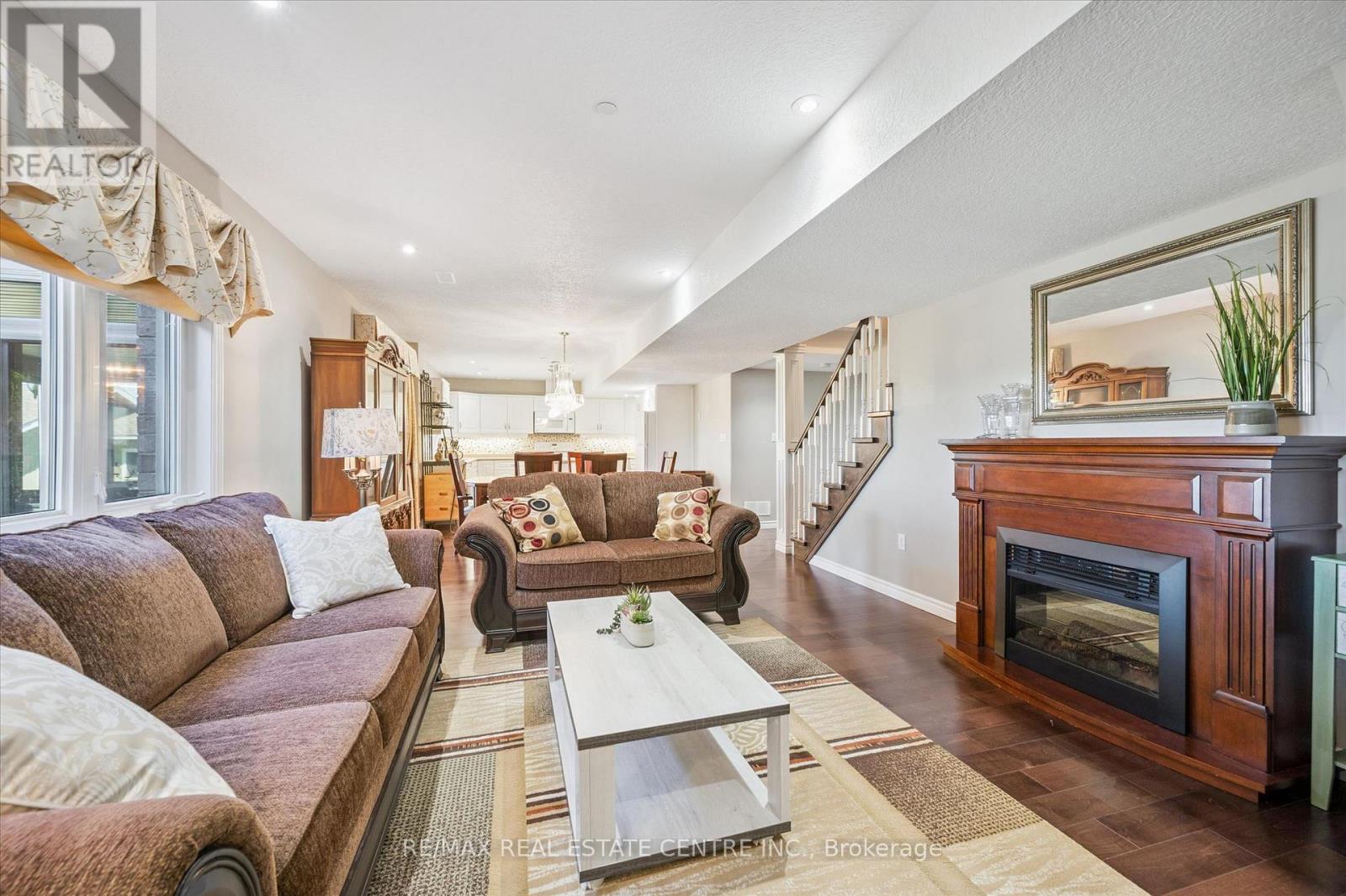103 GOUDA PLACE - 28