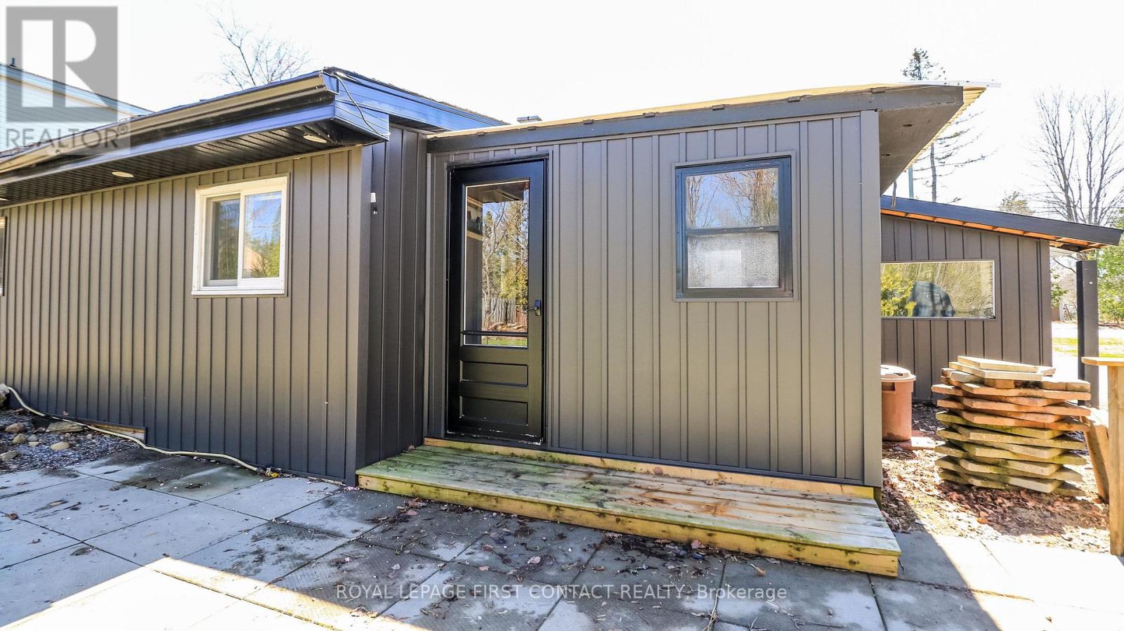 150 FARQUHAR STREET - 11