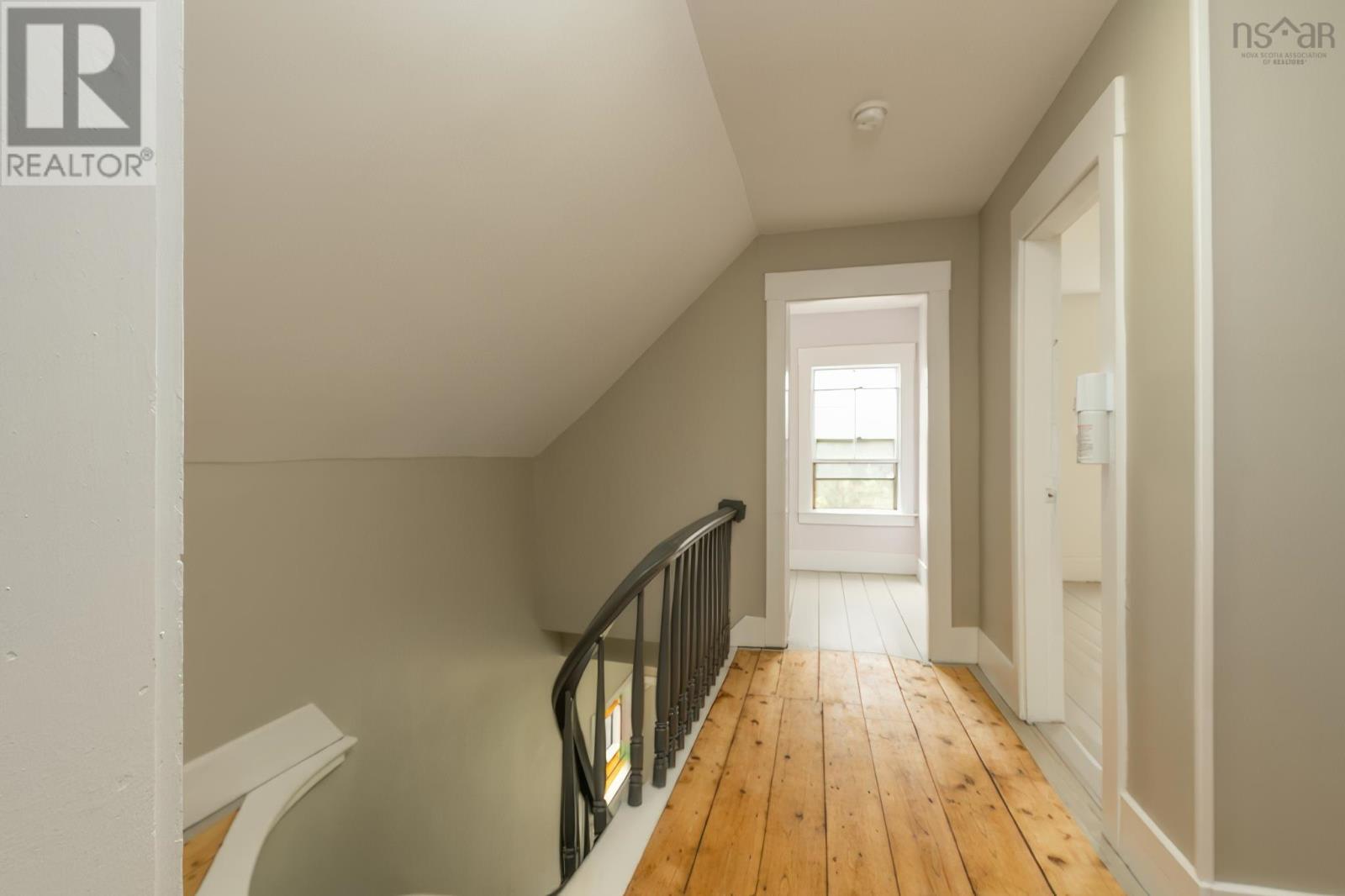 Property 22 of 41 of 233 Pleasant Street