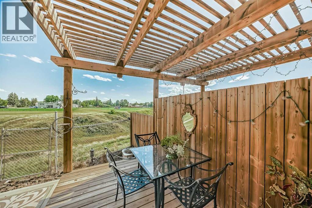 #1 1584 Stafford Drive N - 3