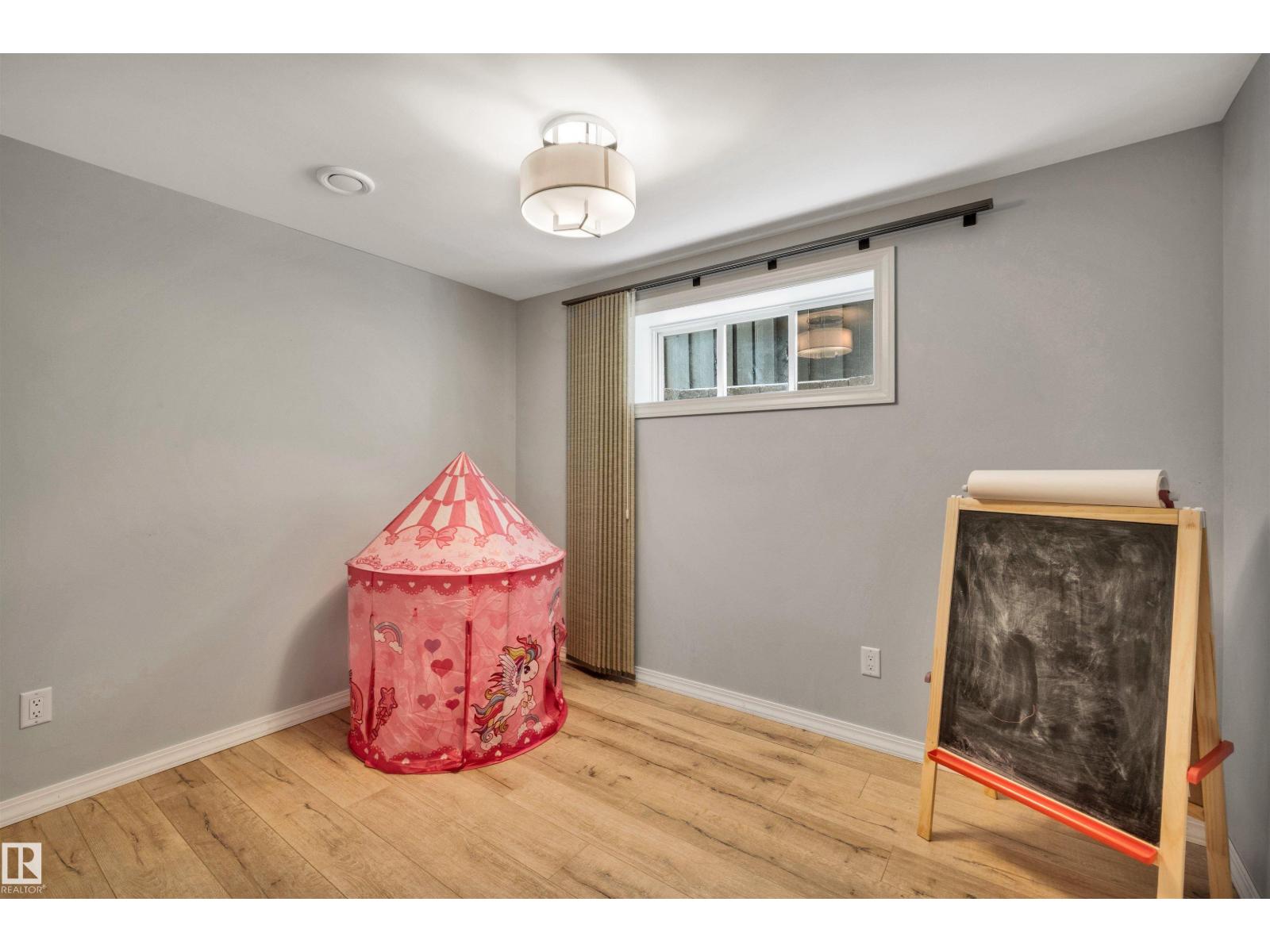 11935 21 AV SW - 49