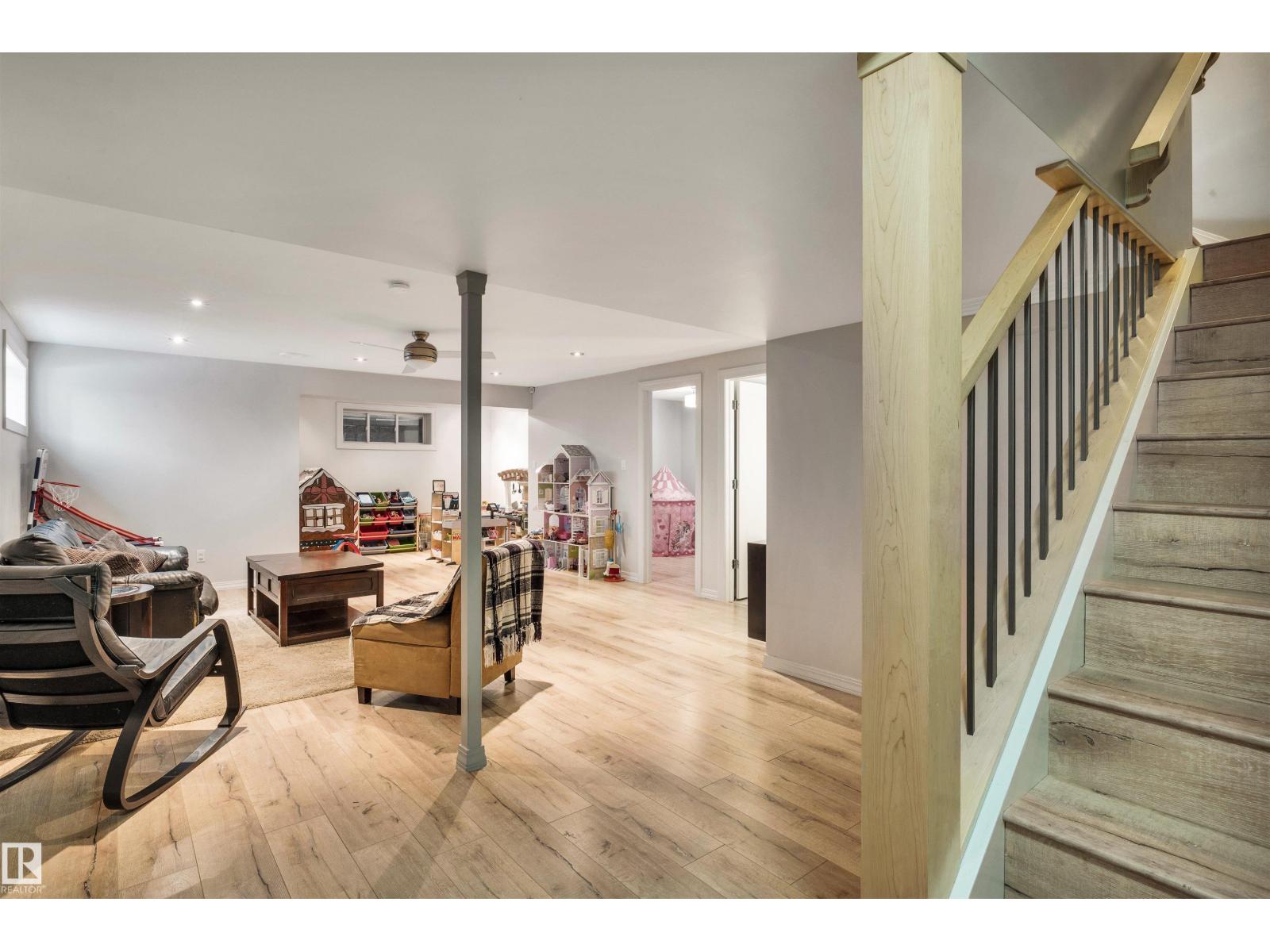 11935 21 AV SW - 46