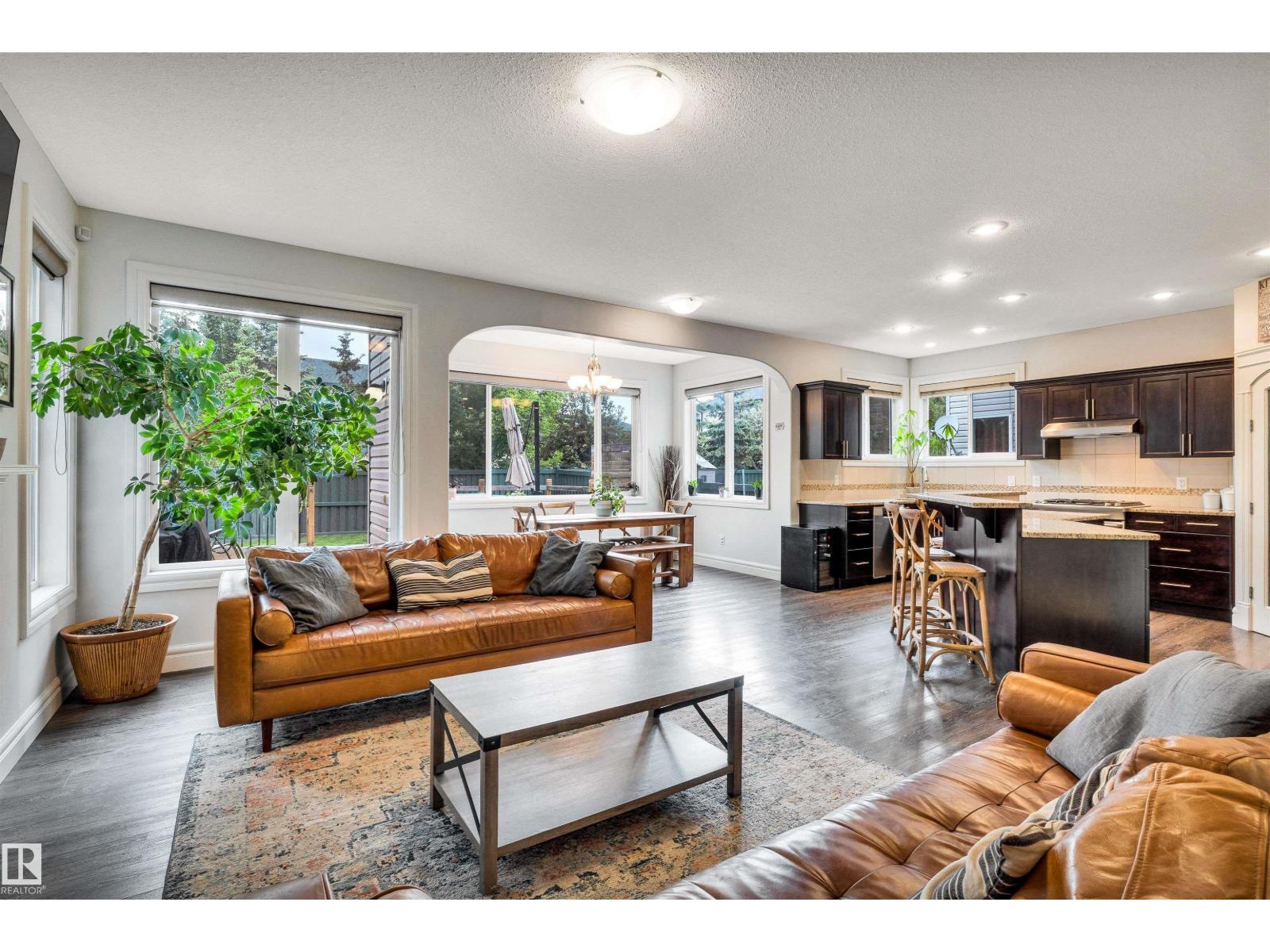 11935 21 AV SW - 12