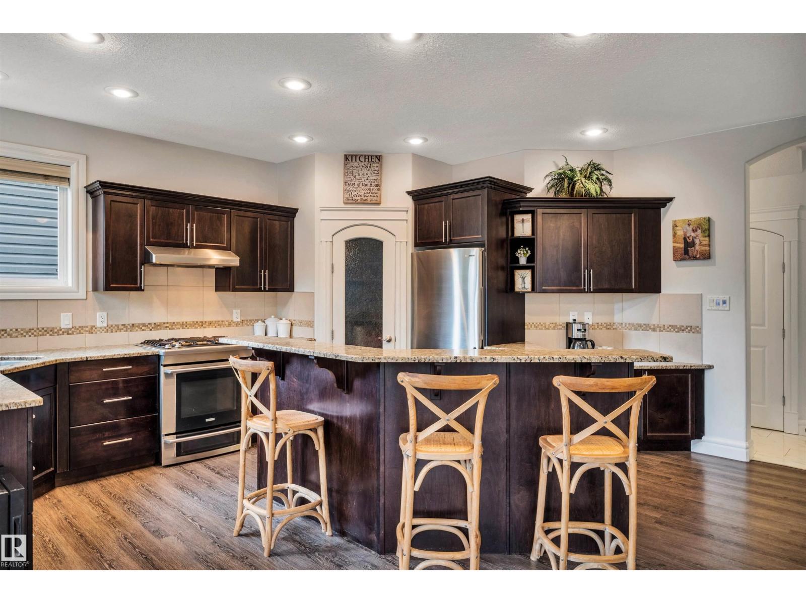 11935 21 AV SW - 13