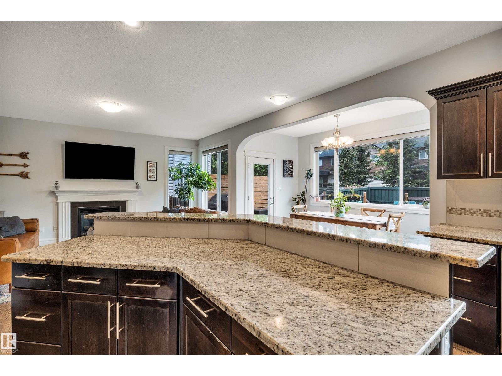 11935 21 AV SW - 17