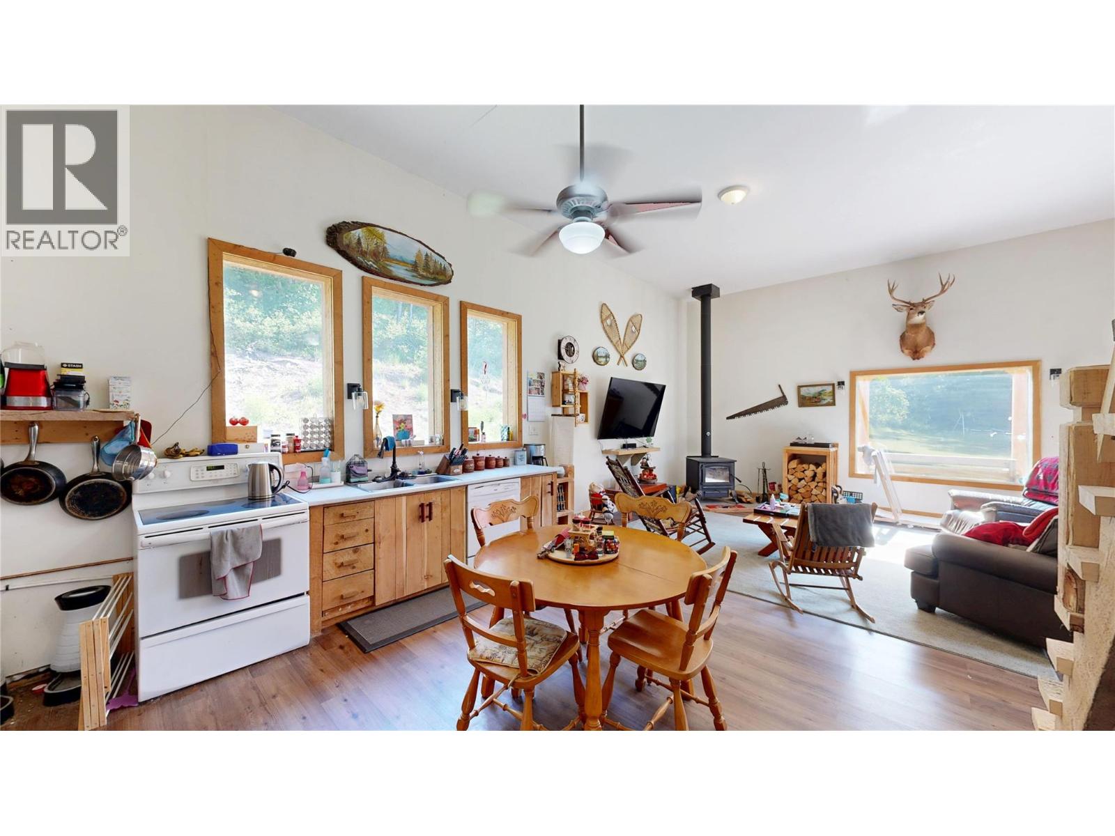 5055 95 Highway - 8