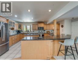 4pc Bathroom - 3441 Laburnum Drive, Trail, BC V1R2S9 Photo 12
