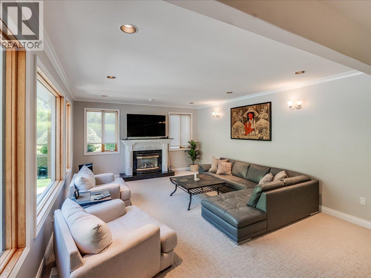 3441 LABURNUM Drive - 18