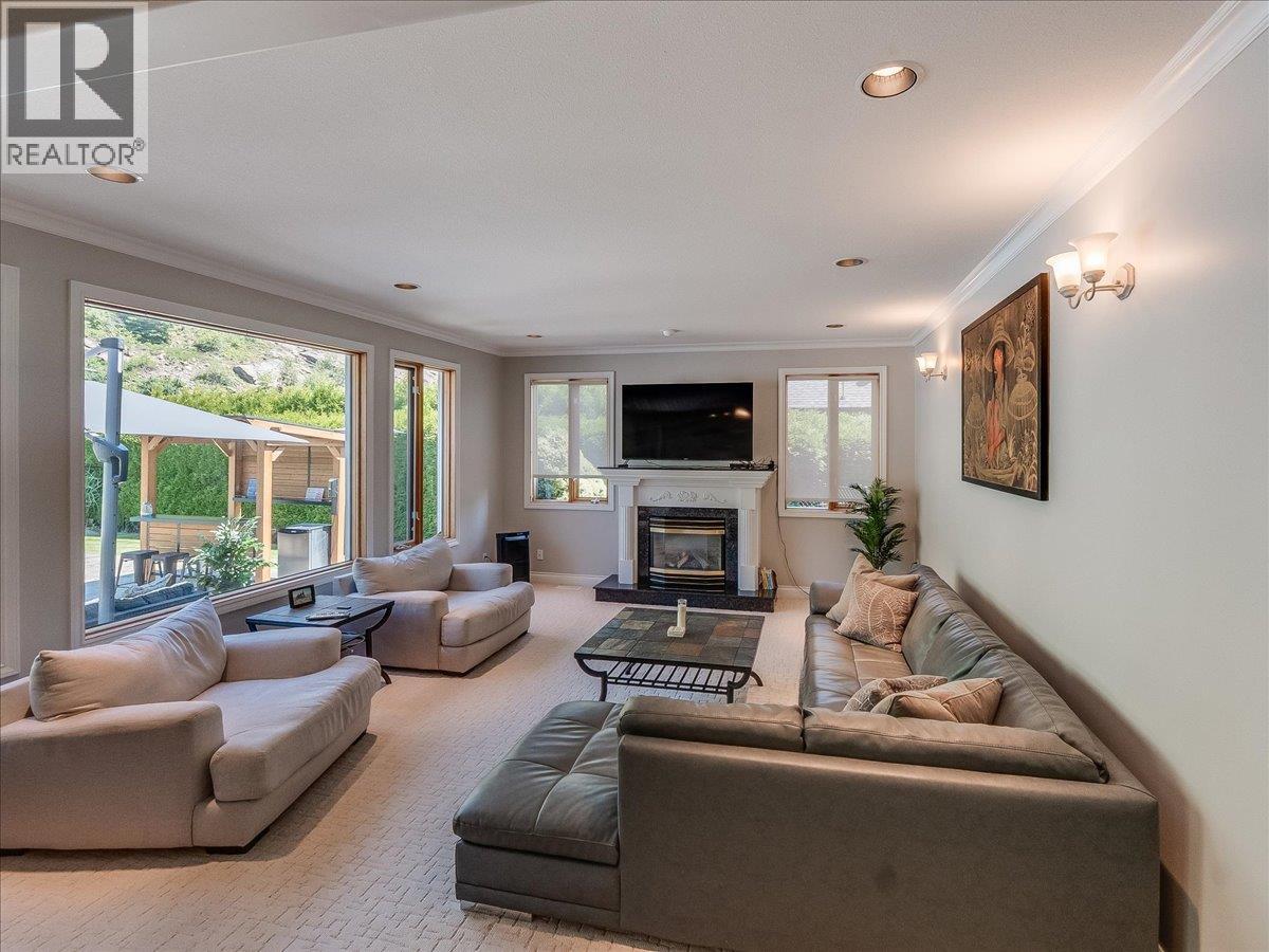 3441 LABURNUM Drive - 19