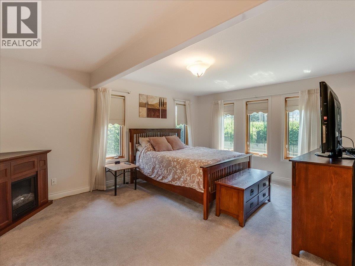 3441 LABURNUM Drive - 21