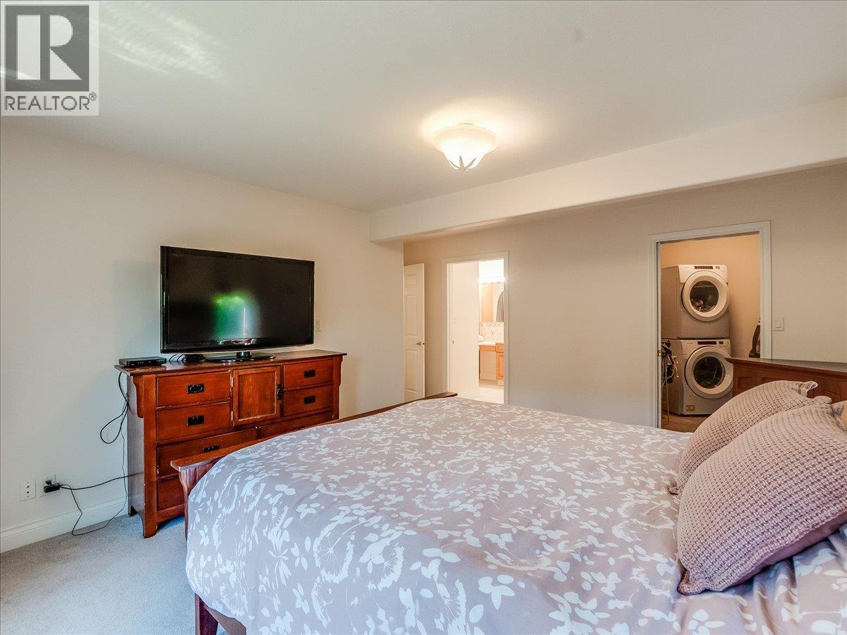 3441 LABURNUM Drive - 23