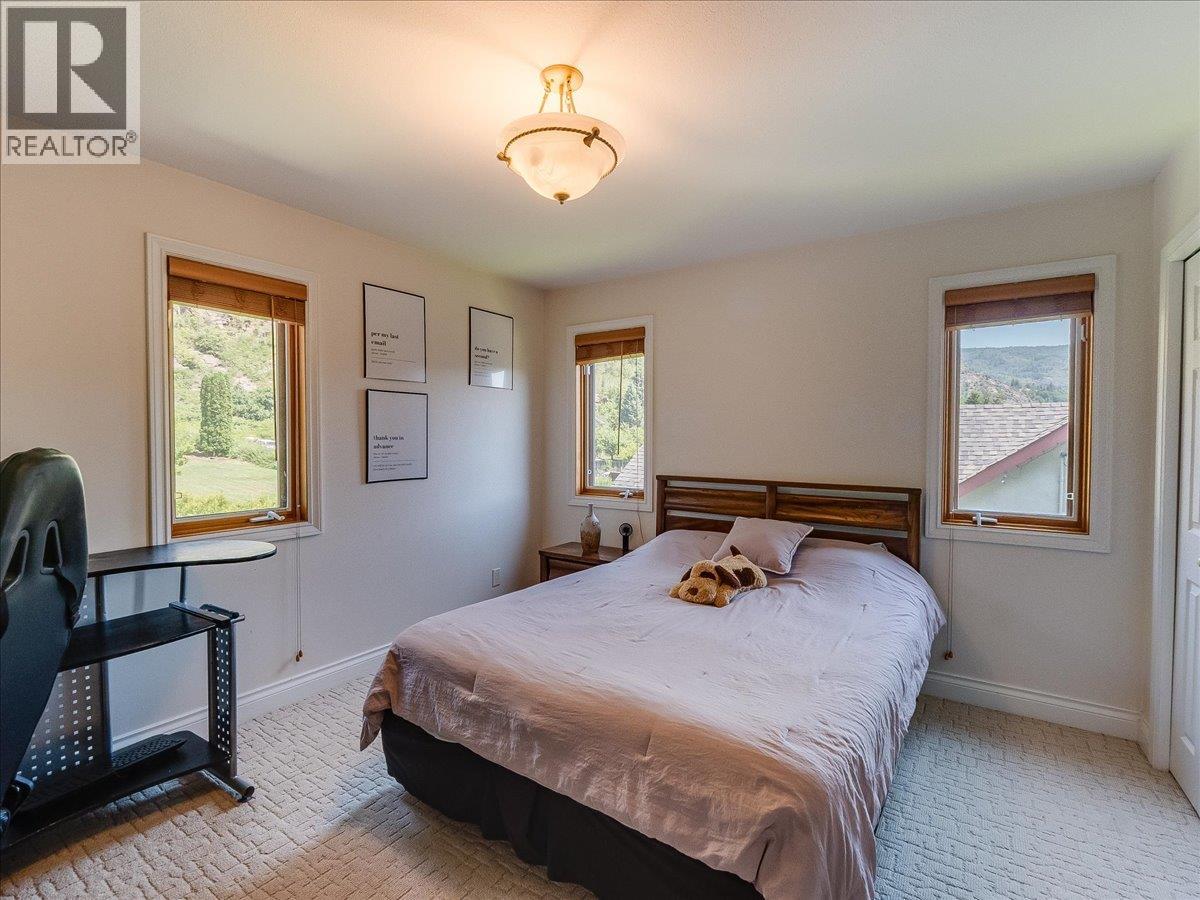 3441 LABURNUM Drive - 28