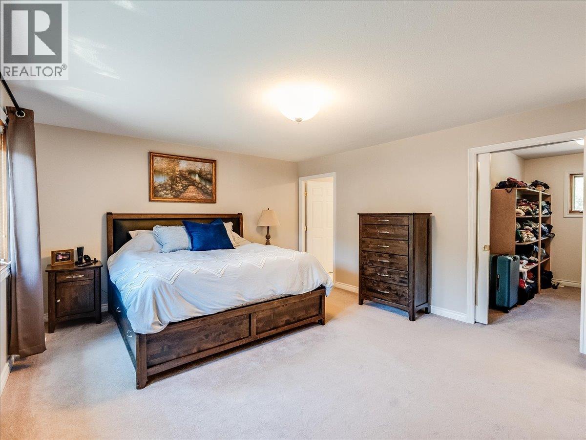 3441 LABURNUM Drive - 37
