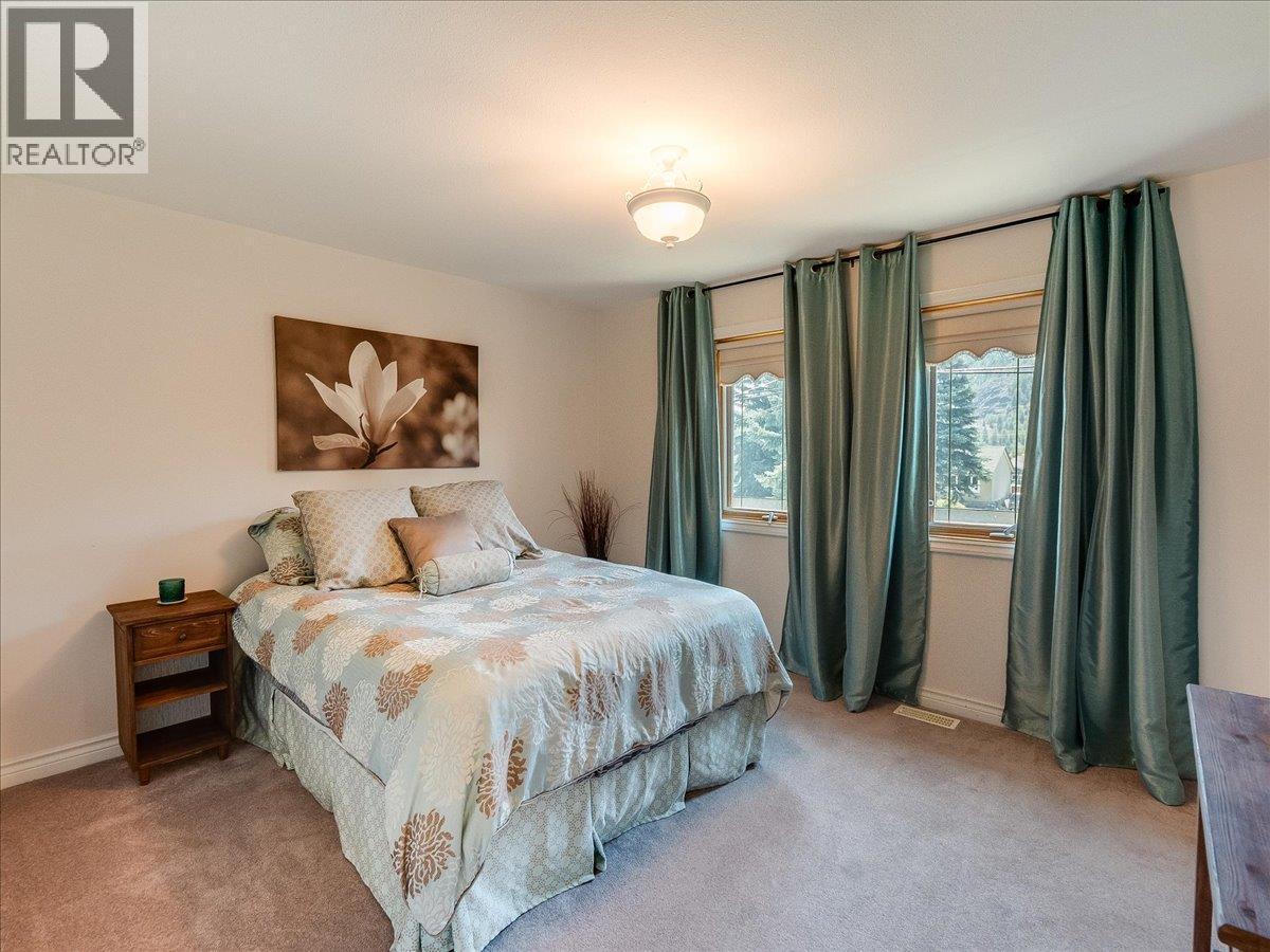 3441 LABURNUM Drive - 31