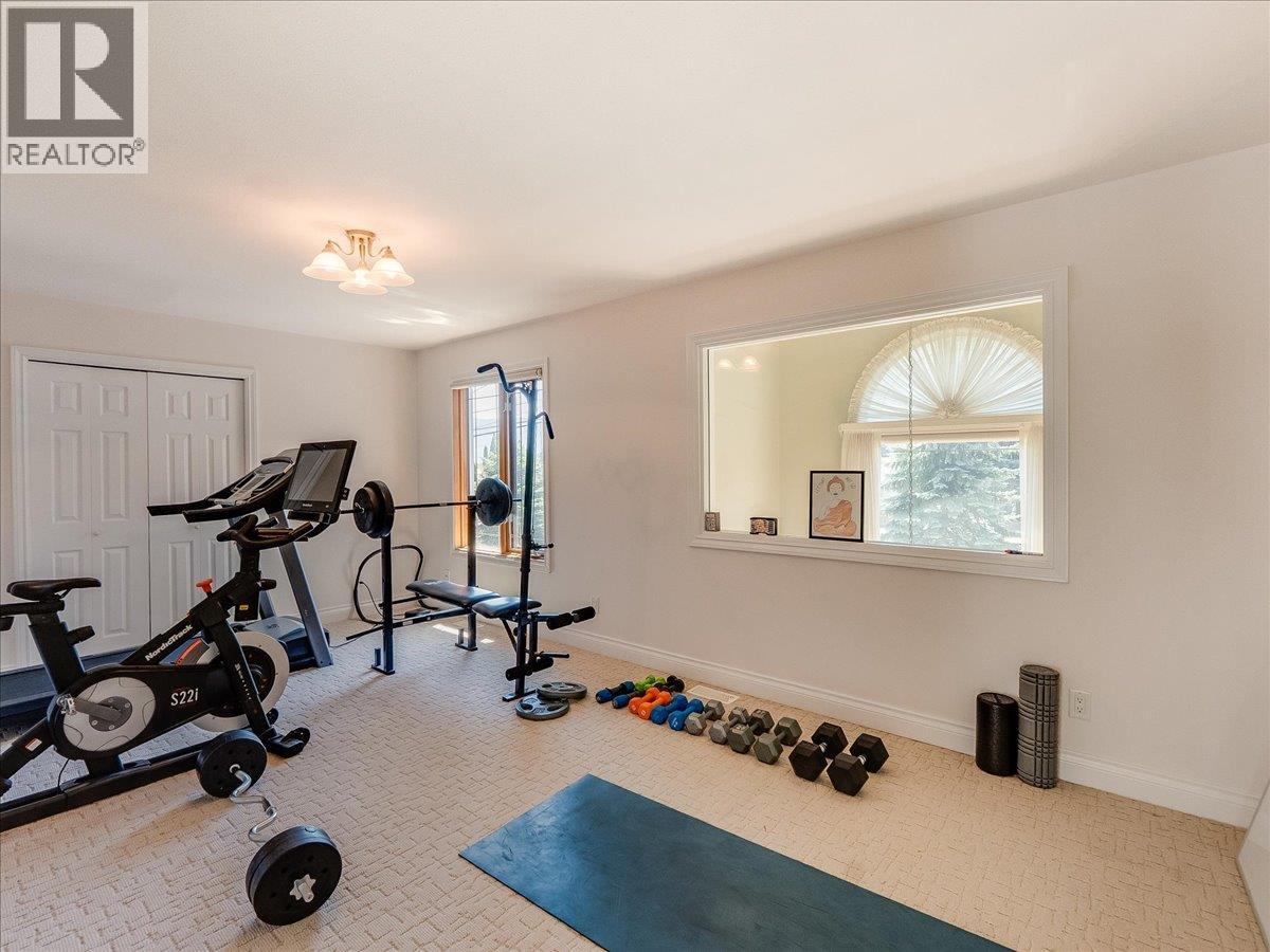 3441 LABURNUM Drive - 33