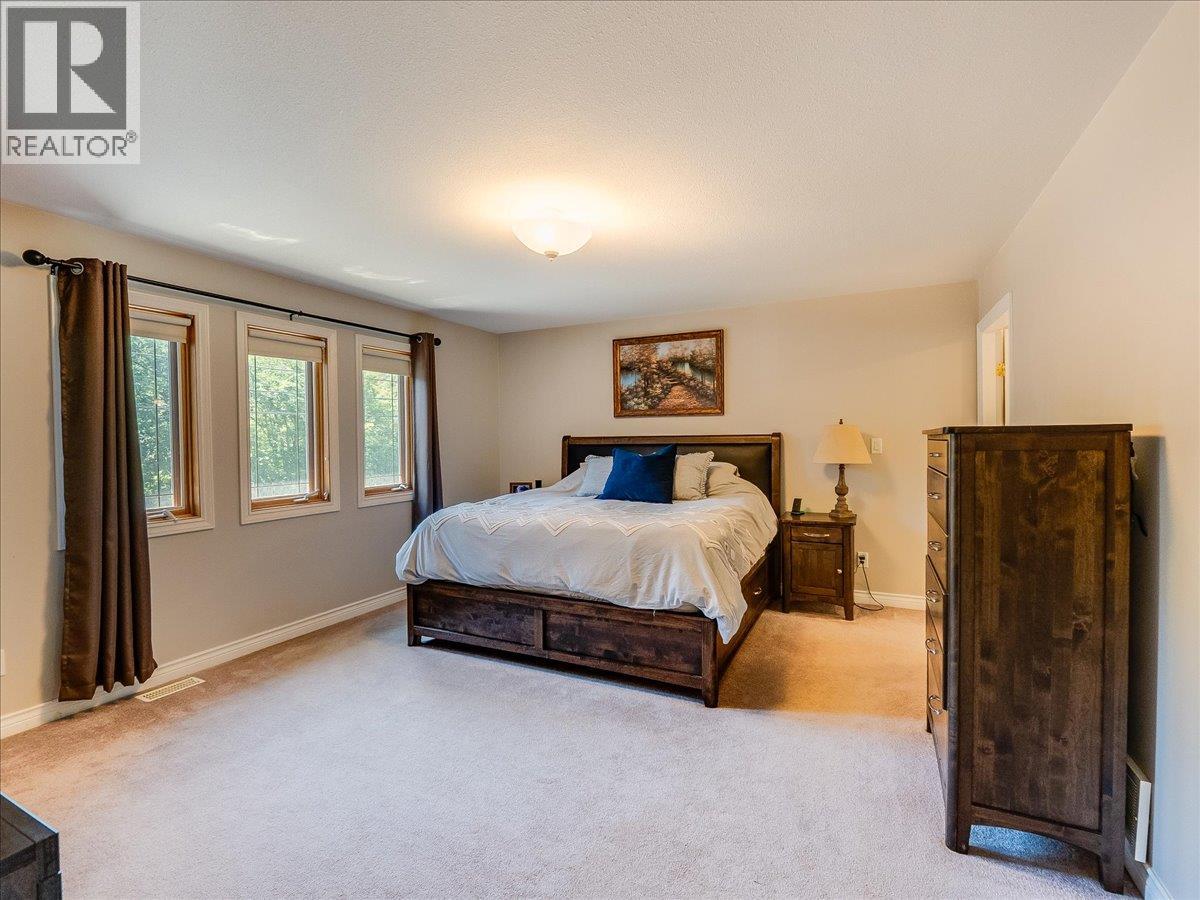 3441 LABURNUM Drive - 36