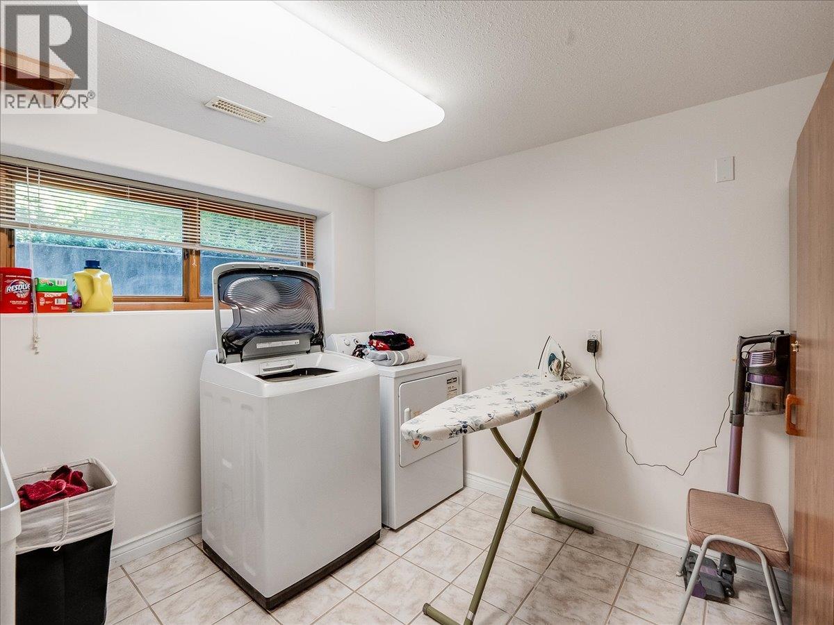 3441 LABURNUM Drive - 52