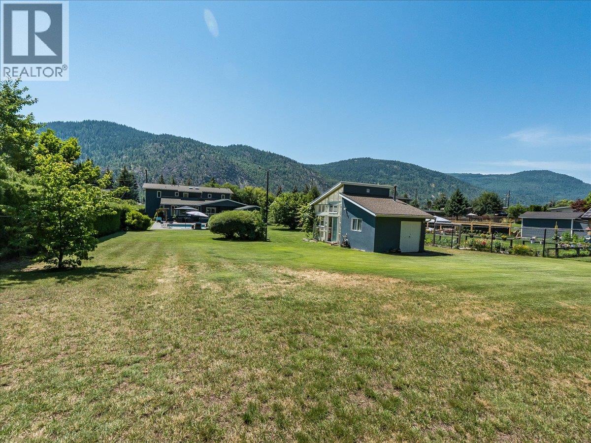 3441 LABURNUM Drive - 70