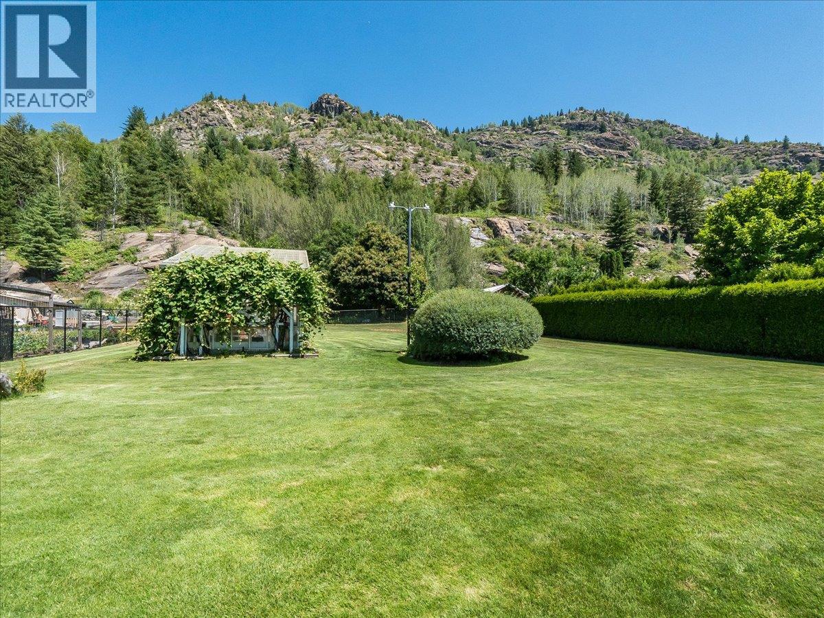 3441 LABURNUM Drive - 68