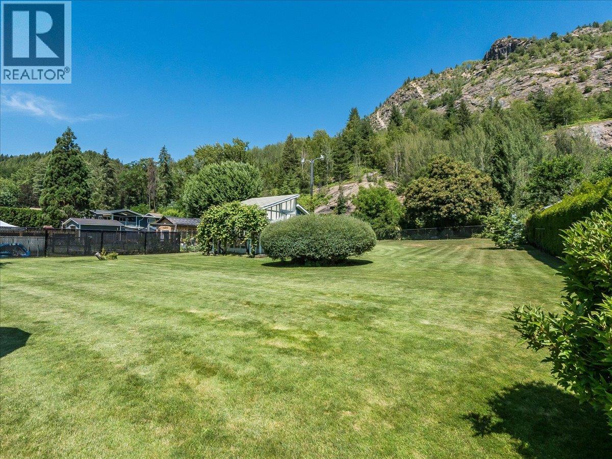 3441 LABURNUM Drive - 67