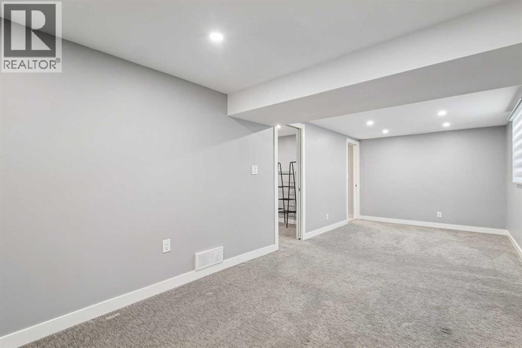 427 96 Avenue SE - 39
