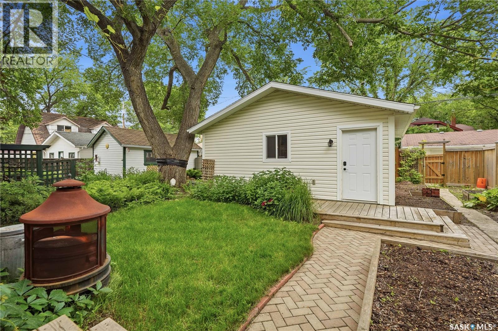 2221 Montague STREET — photo 36