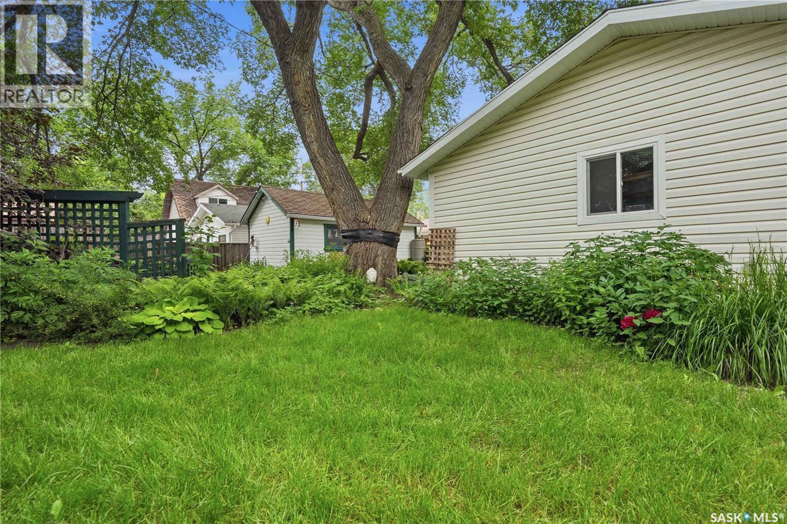 2221 Montague STREET — photo 37