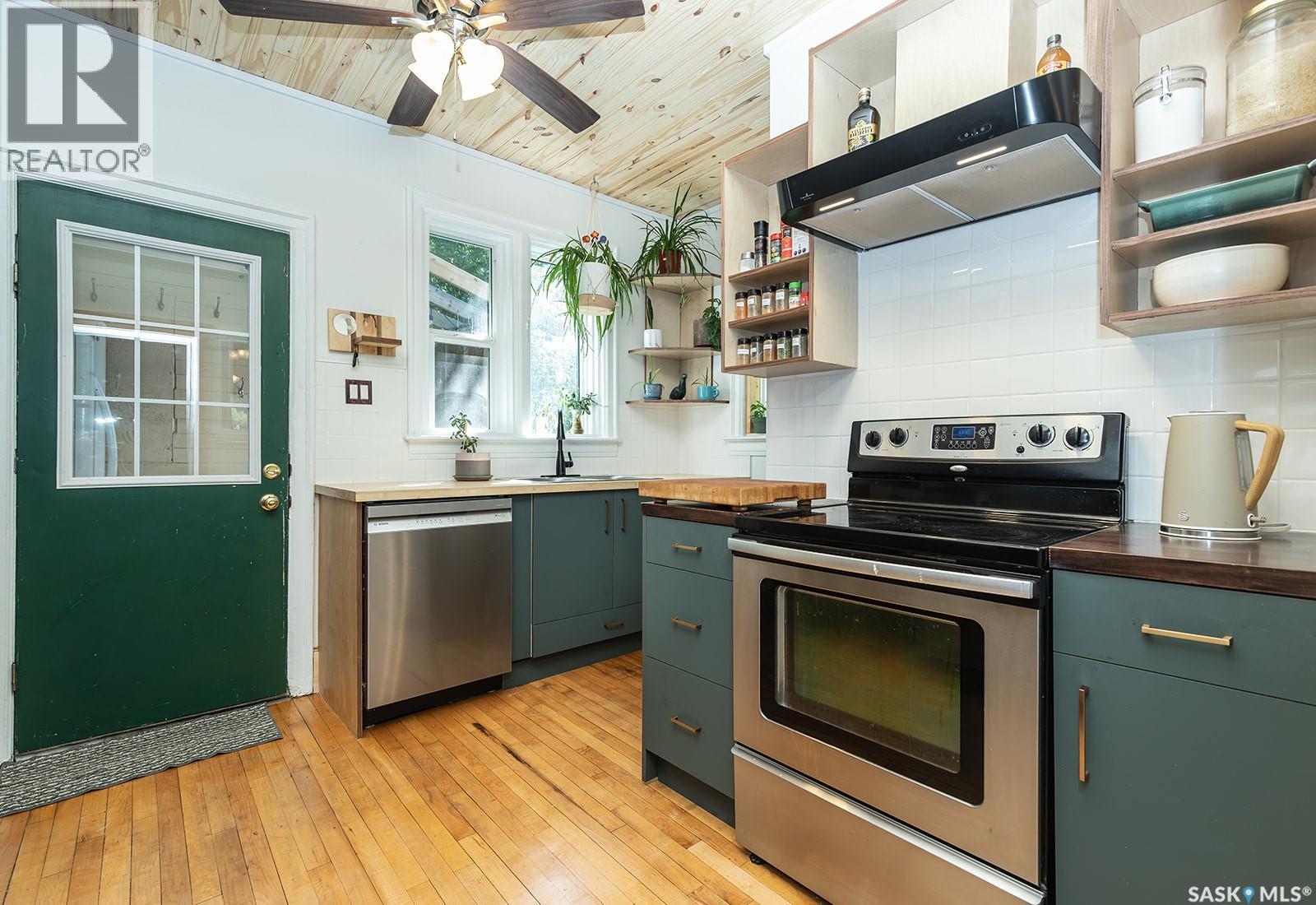 406 J AVENUE S — photo 13