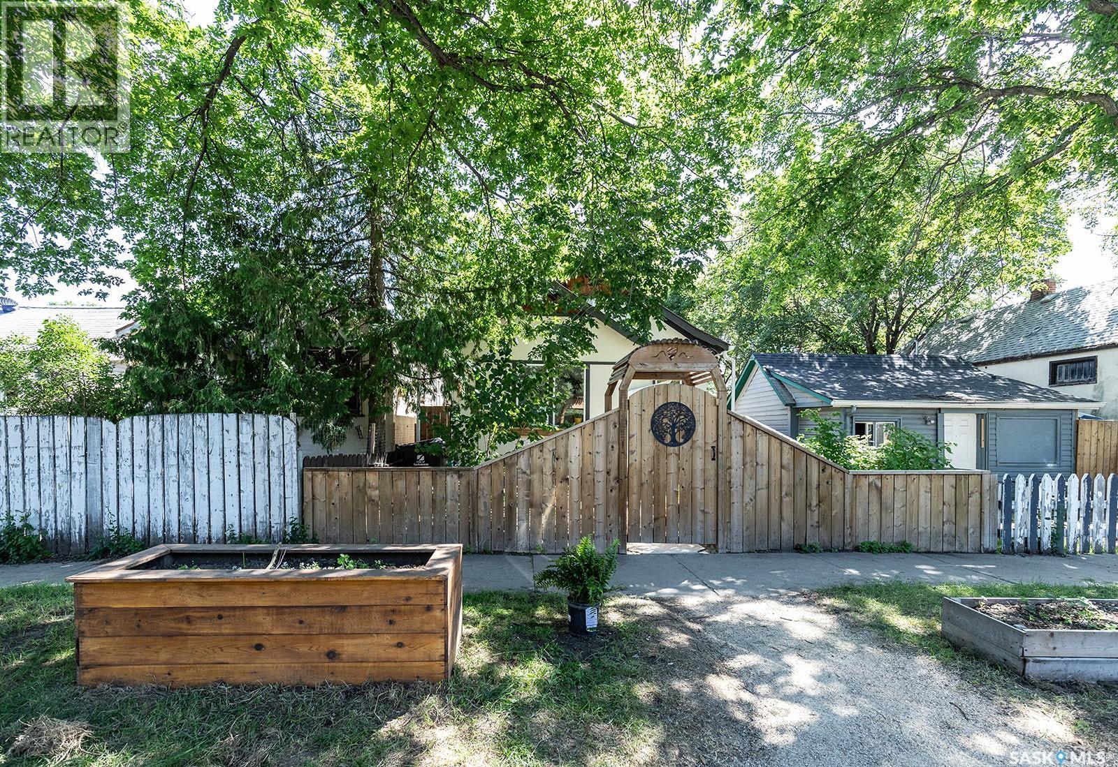 406 J AVENUE S - photo 4