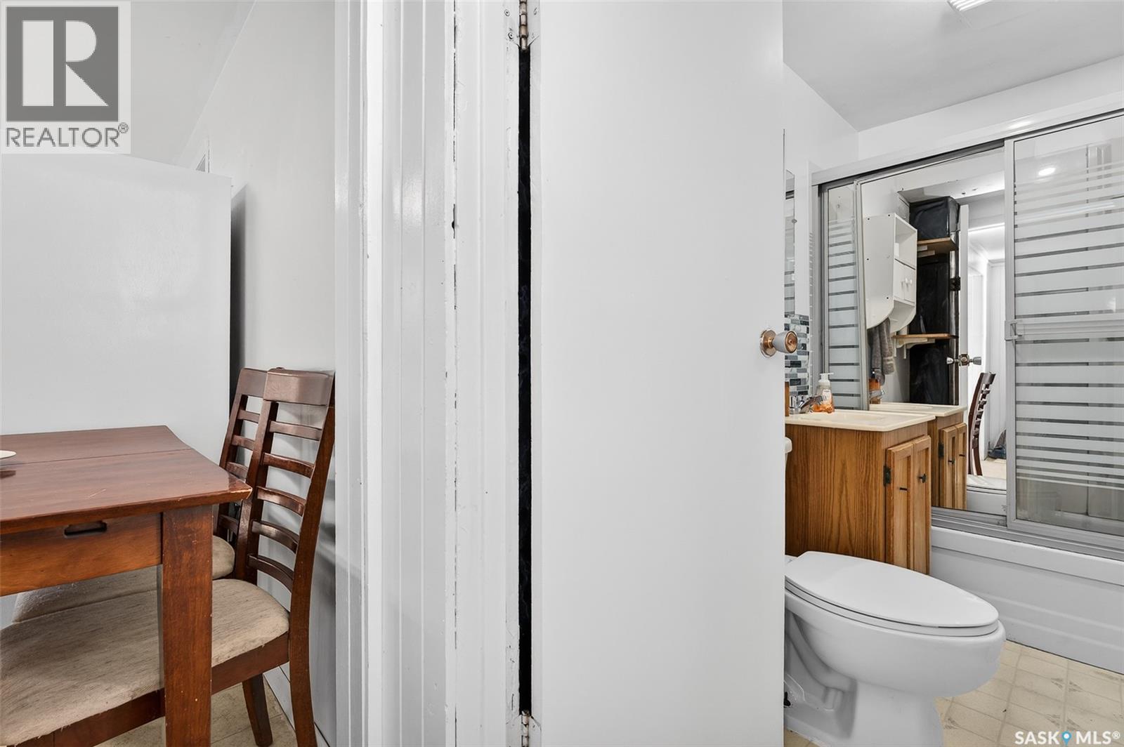 528 Ominica STREET E - 15
