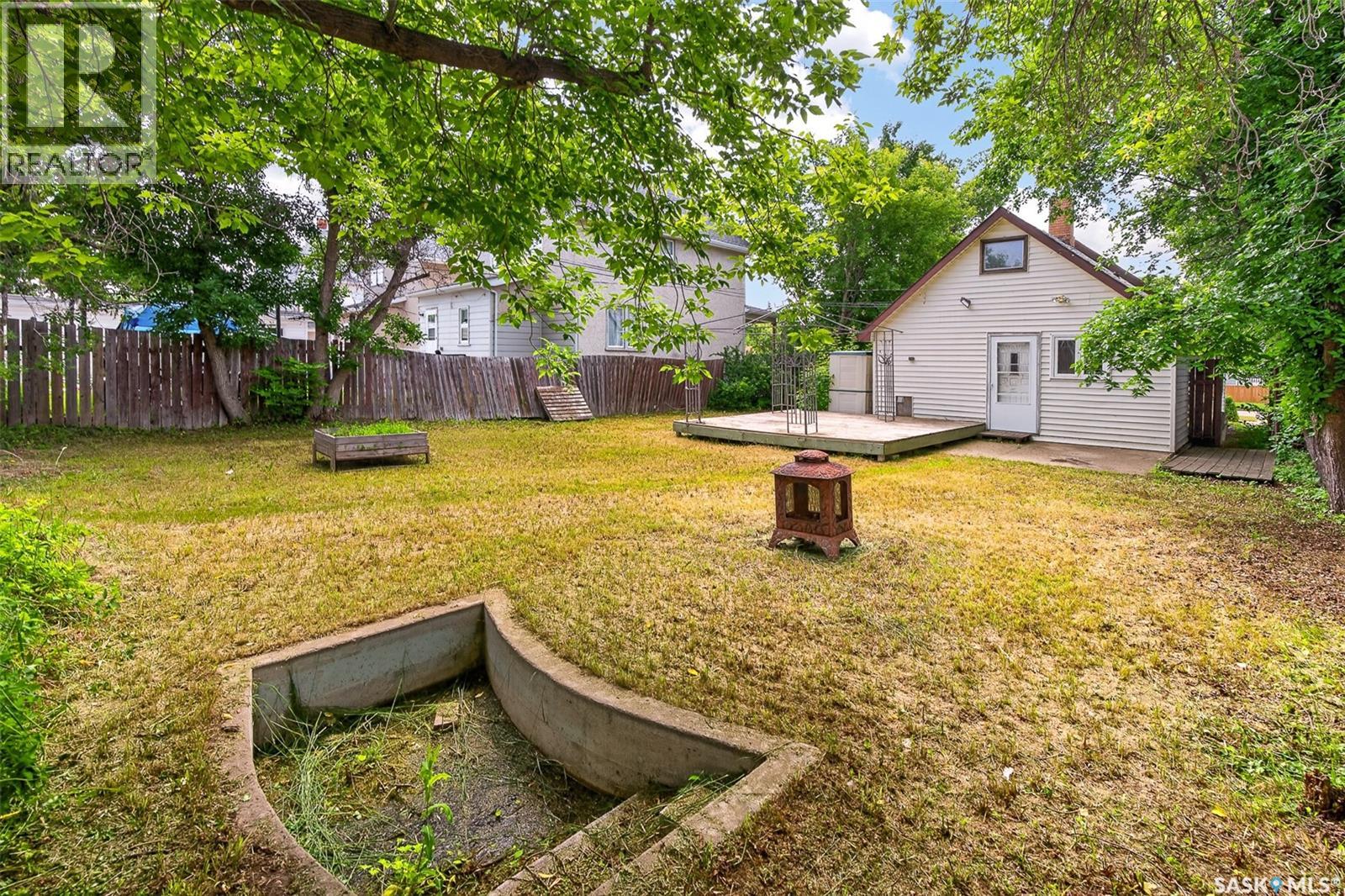 528 Ominica STREET E - 50