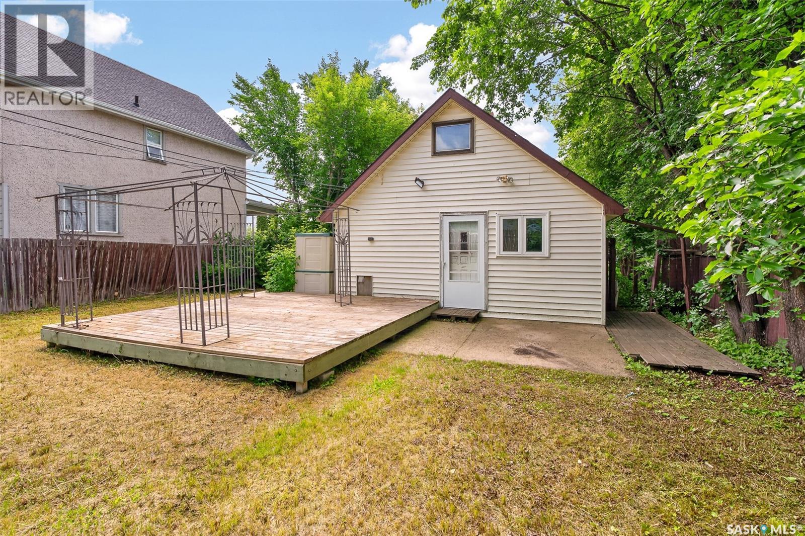 528 Ominica STREET E - 51