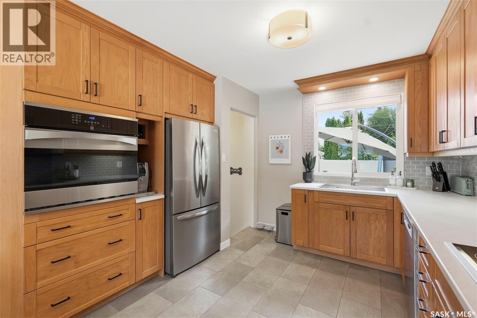 2221 Munroe AVENUE S — photo 11