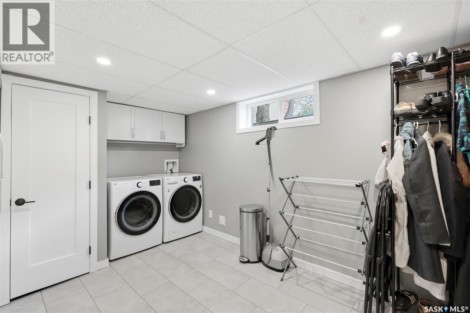 2221 Munroe AVENUE S — photo 34