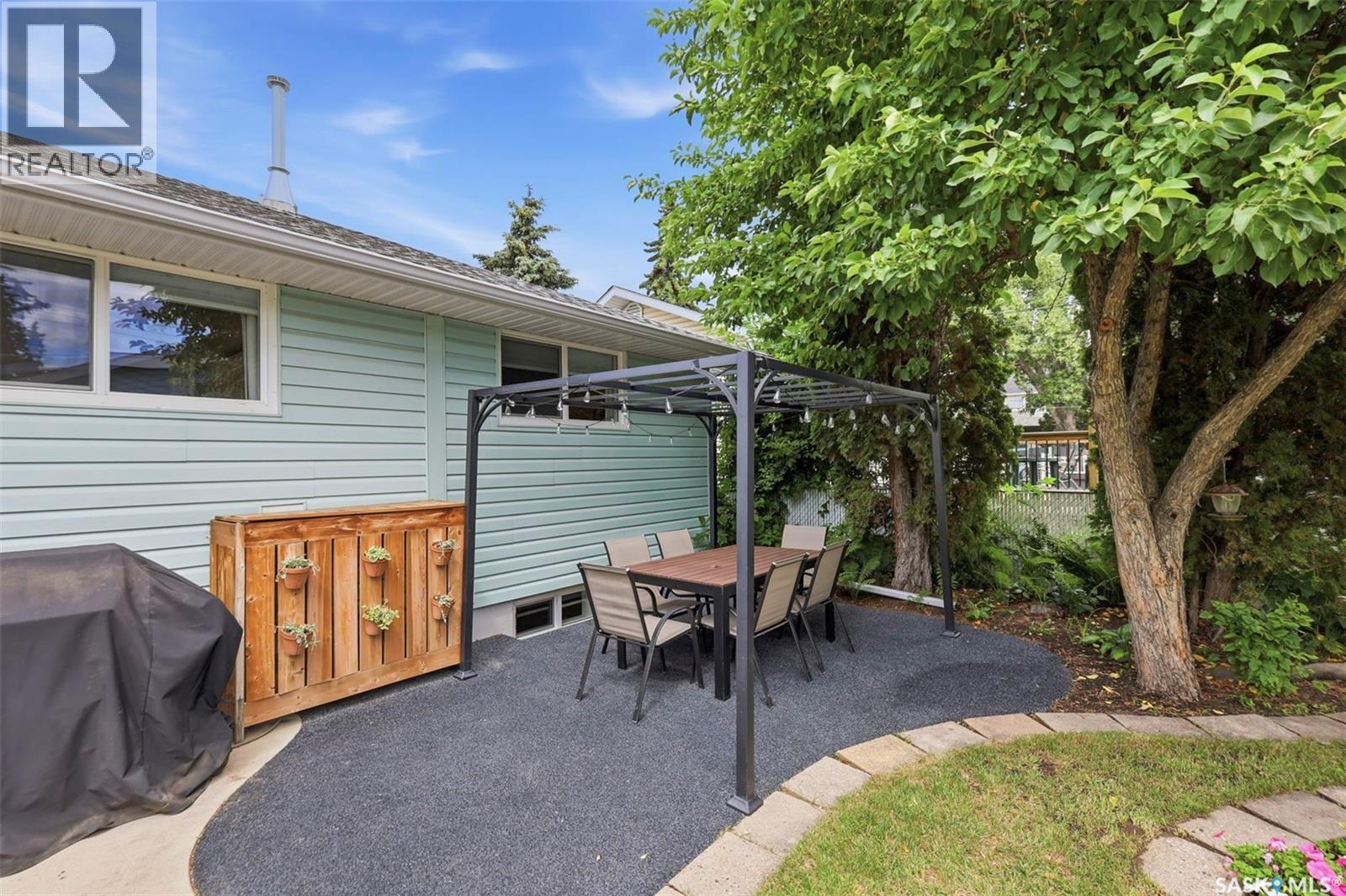 2221 Munroe AVENUE S — photo 37