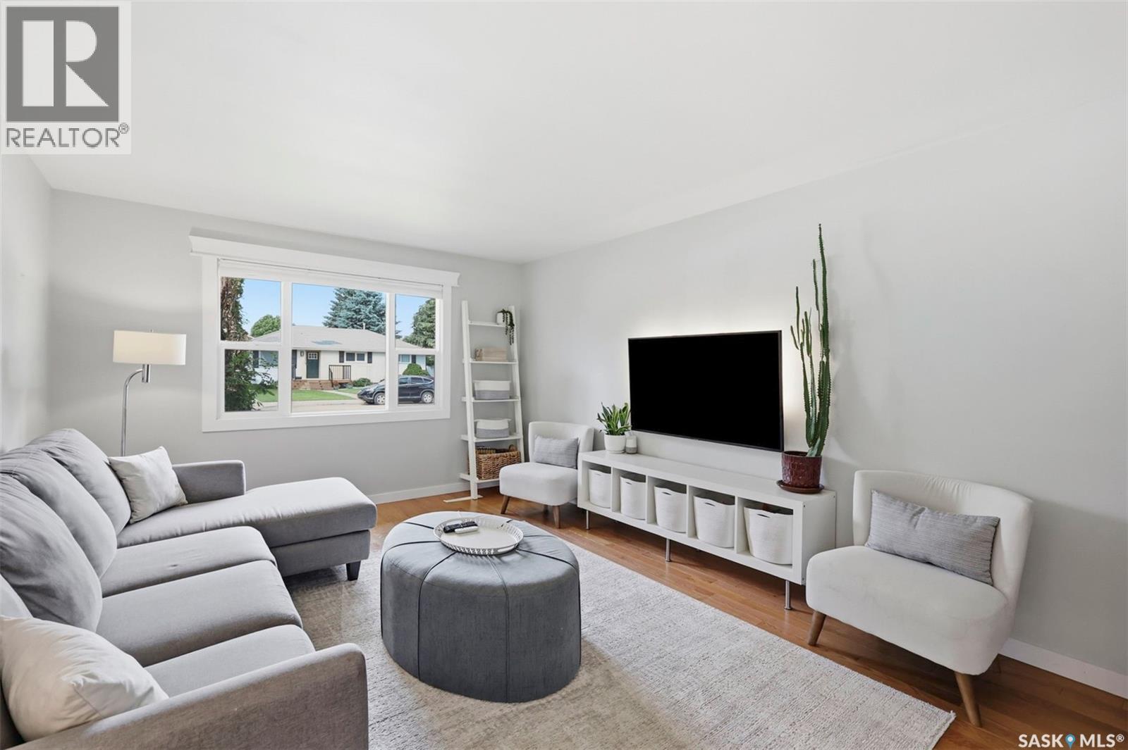 2221 Munroe AVENUE S - photo 4
