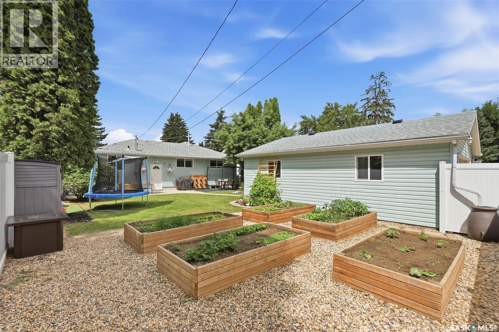 2221 Munroe AVENUE S — photo 45