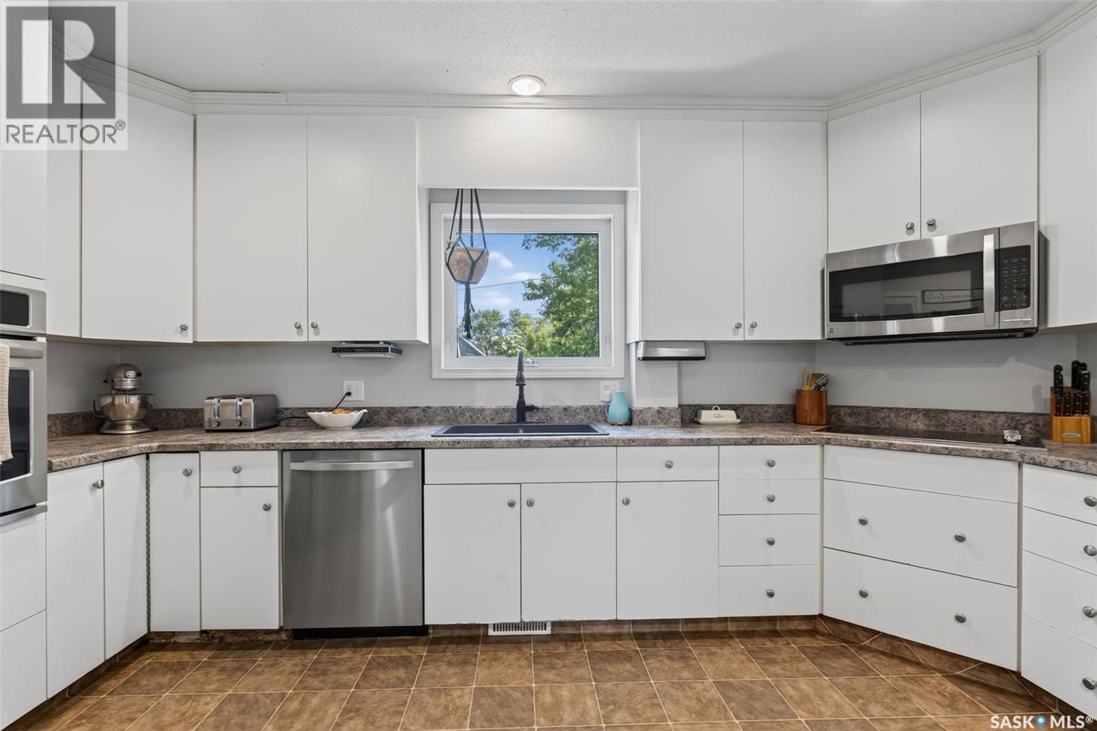 116 Stovel AVENUE W - 29