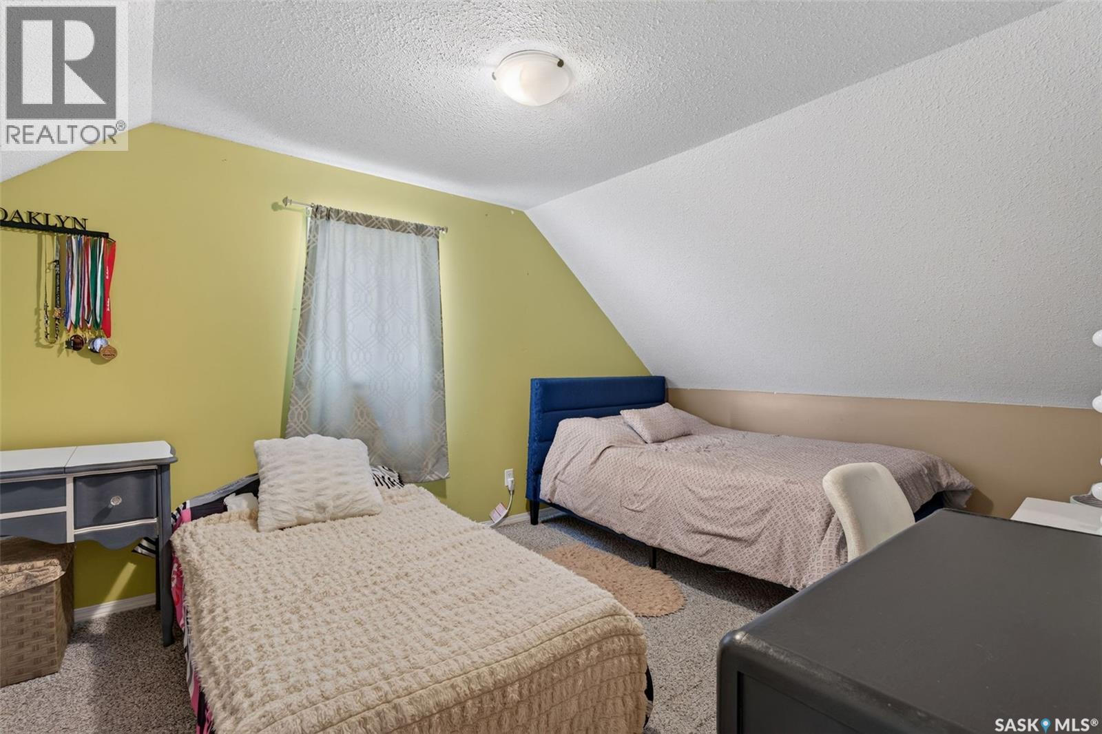 116 Stovel AVENUE W - 39